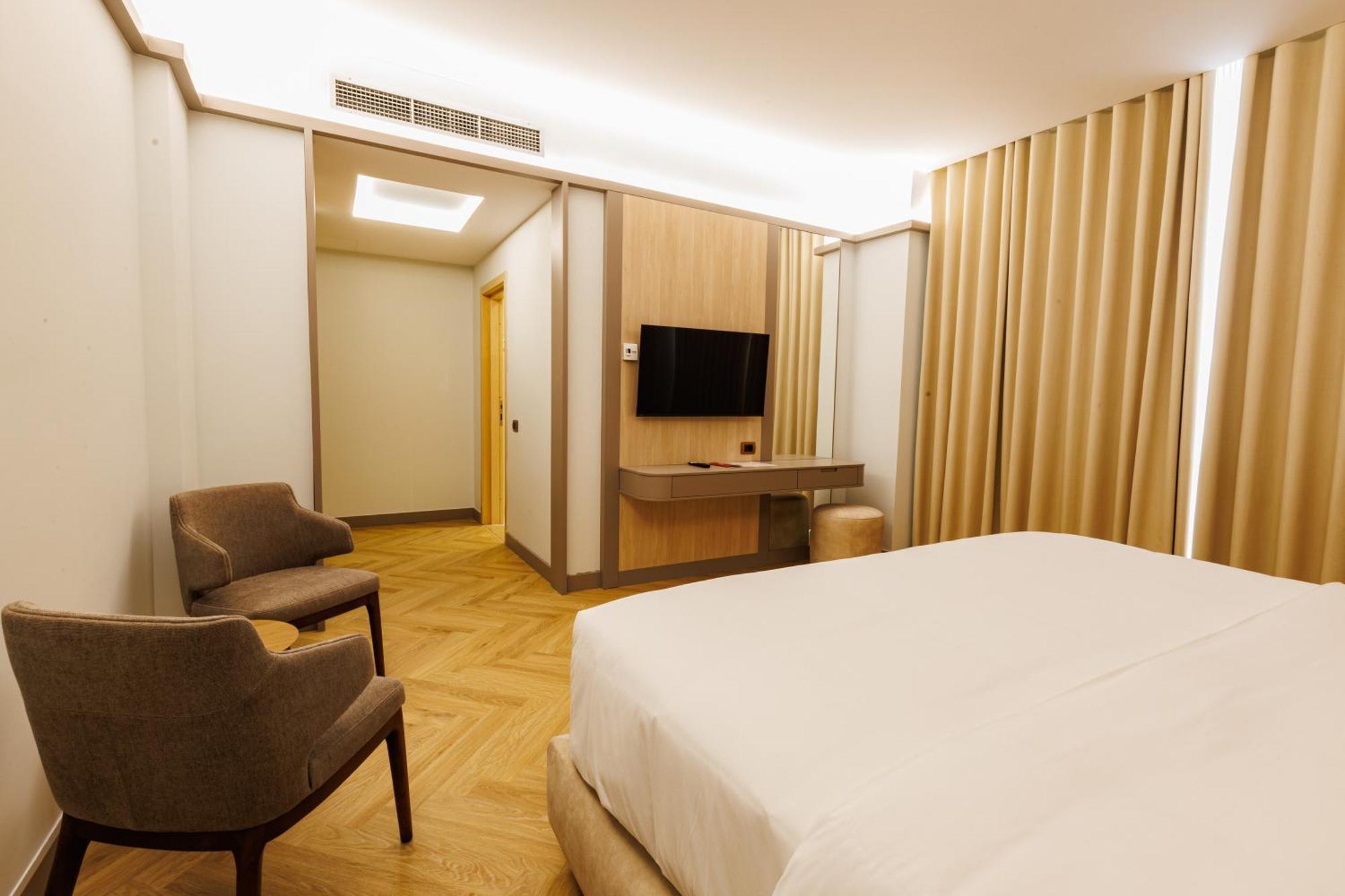 Hotel Fieri מראה חיצוני תמונה