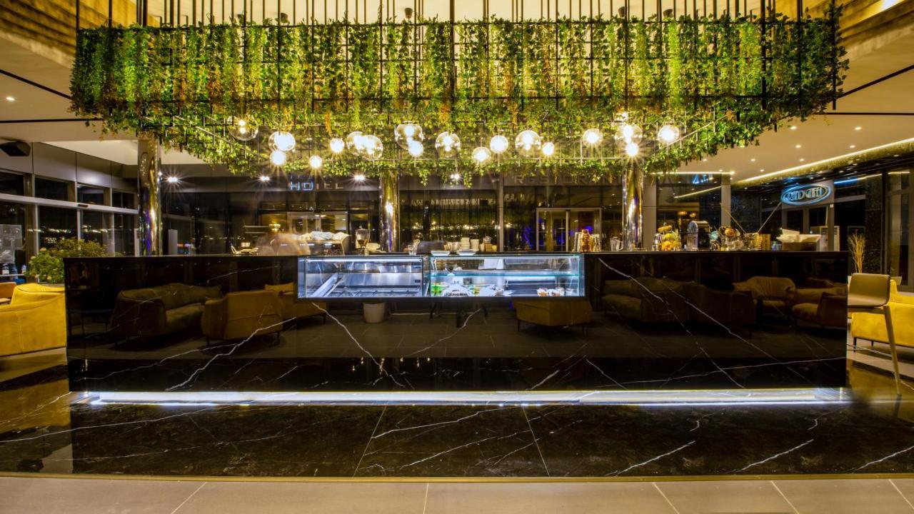 Hotel Fieri מראה חיצוני תמונה